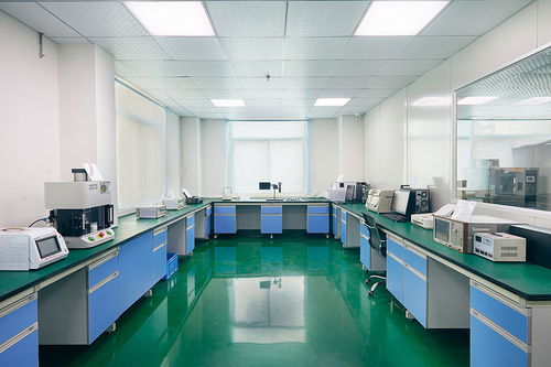 融合光影藝術(shù) 機(jī)械制造攝影與計算機(jī)軟硬件零售的跨界共生